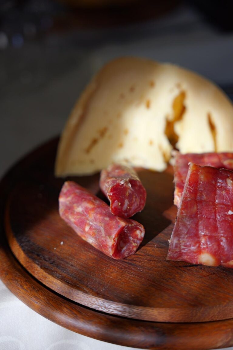 Crudo e mozzarella di bufala